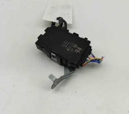 Toyota Hilux (AN120, AN130) Gateway control module 8910071011