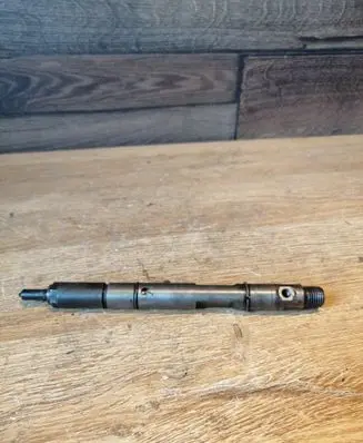 Audi A6 S6 C5 4B Fuel injector