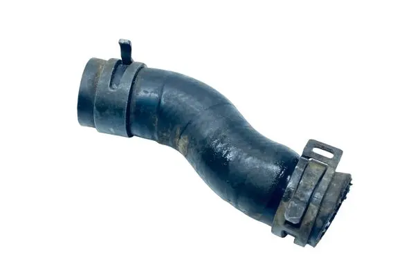 Volkswagen Touareg II Engine coolant pipe/hose 7P0121101J