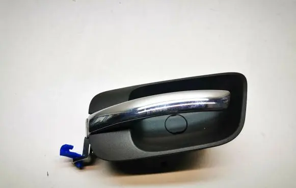 Chrysler 300 - 300C Rear door interior handle trim 1070391