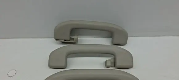 Nissan Qashqai A set of handles for the ceiling 