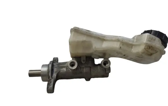 Master brake cylinder
