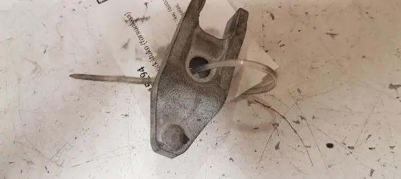 Opel Astra K Fuel Injector clamp holder 85152