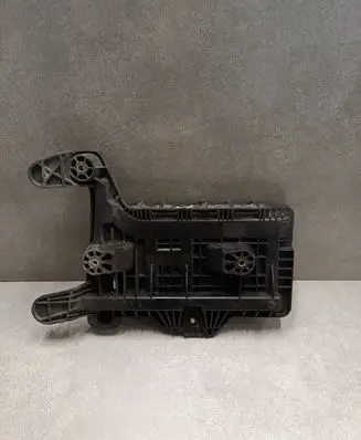 Volkswagen Golf V Battery tray 1KM915333