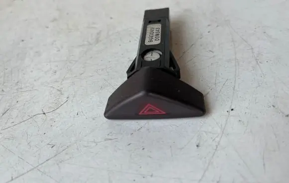 Volvo V70 Hazard light switch 9441045 00W343