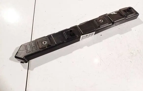 Rear bumper mounting bracket