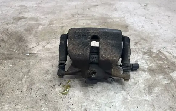 Volkswagen Tiguan Front brake caliper 8V0615124D