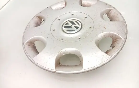 Volkswagen Touran I R16 wheel hub/cap/trim 1T0601147B