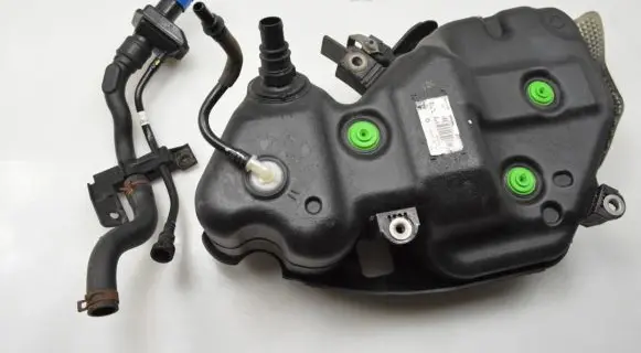 KIA Ceed AdBlue liquid reservoir 31500J7900