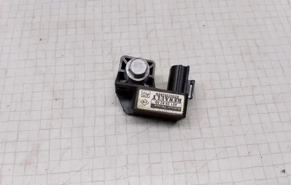 Renault Megane II Airbag deployment crash/impact sensor