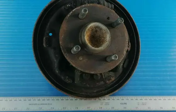 Opel Corsa D Rear wheel hub spindle/knuckle 