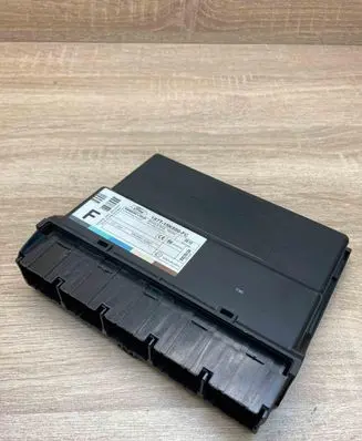 Ford Focus Comfort/convenience module 1S7T15K600FC 5WK48730E T83SA