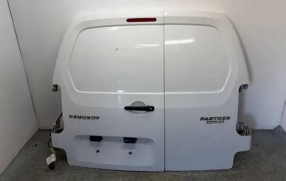 Back/rear loading door