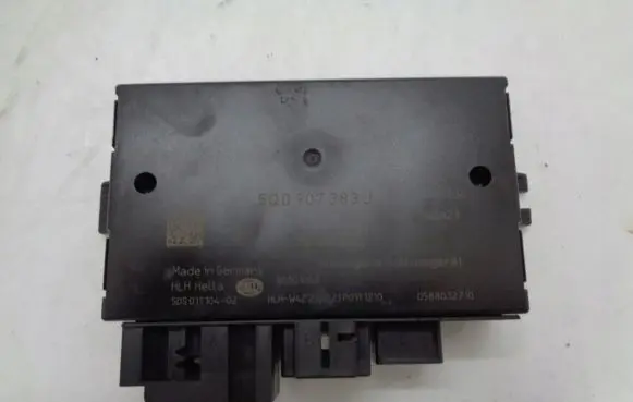 Volkswagen Golf VII Other control units/modules 5Q0907383J