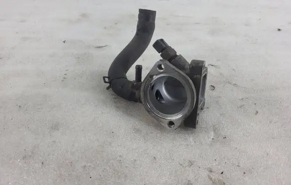 KIA Ceed Thermostat housing 