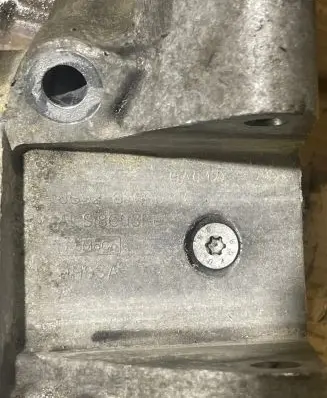 BMW 2 F22 F23 Engine mounting bracket 6G926P090B