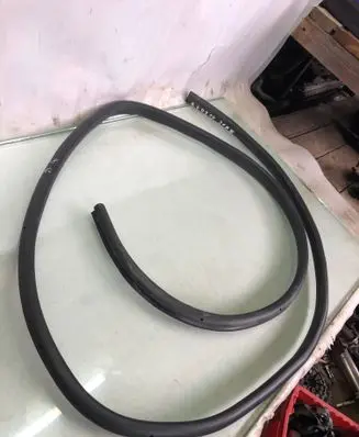 Nissan Juke II F16 Rear door rubber seal (on body) 