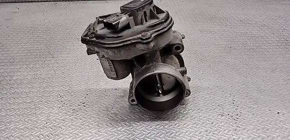 Ford Focus Throttle valve 4M5GED