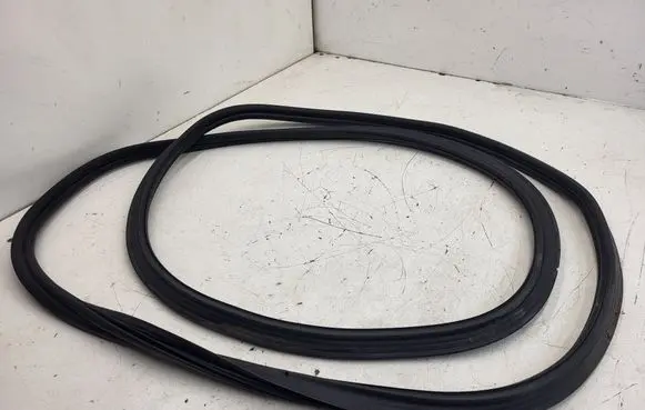 Porsche Macan (95B) Trunk rubber seal (body) 95B827705K