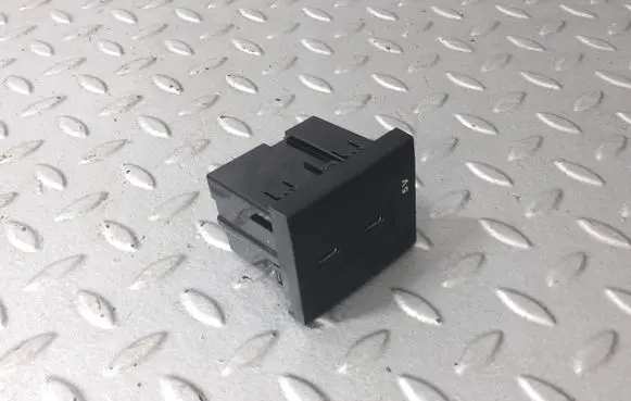 Mercedes-Benz A W177 USB socket connector A2478200301 2478200301