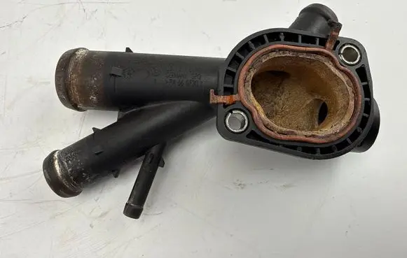 Skoda Octavia Mk2 (1Z) Engine coolant pipe/hose 03L121131AA