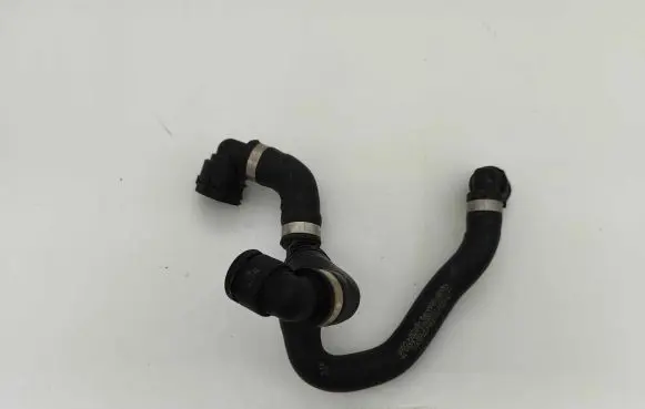 Mercedes-Benz GLC X253 C253 Engine coolant pipe/hose a2535018382