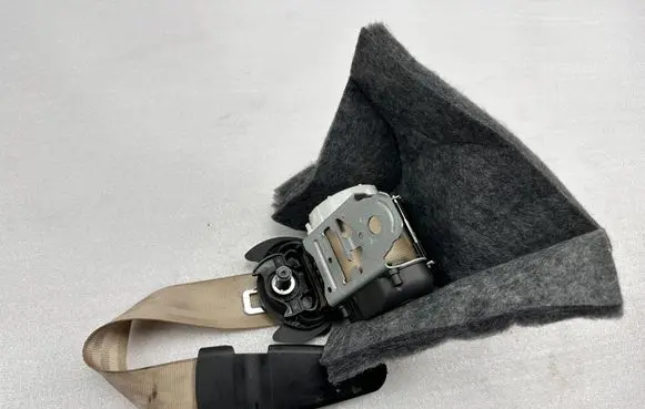 Audi Q7 4M Rear seatbelt 3G0857737 4M0857811