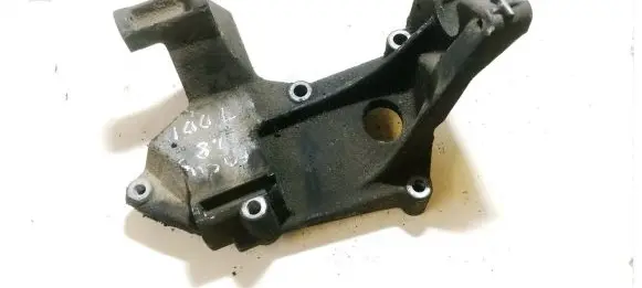 Ford Focus Engine mounting bracket 98ff10239be