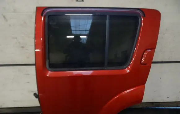 Nissan Pathfinder R51 Rear door