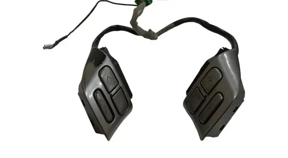 Subaru Forester SG Steering wheel buttons/switches 15A694