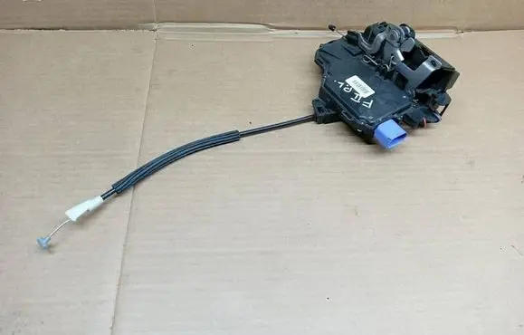 Skoda Fabia Mk2 (5J) Front door lock 3B1837015AR