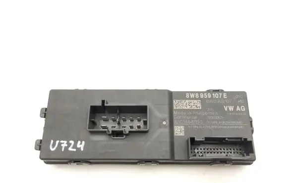 Porsche Cayenne (9Y0 9Y3) Tailgate/trunk control unit/module 8W8959107E