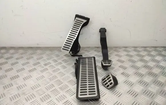 Volkswagen Scirocco Foot rest pad/dead pedal 1K0721131 1K1721321 1K1721503AD