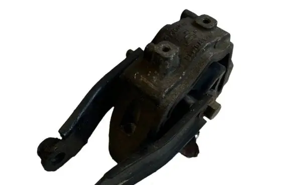 Land Rover Discovery Sport Engine mount bracket TR8070M18