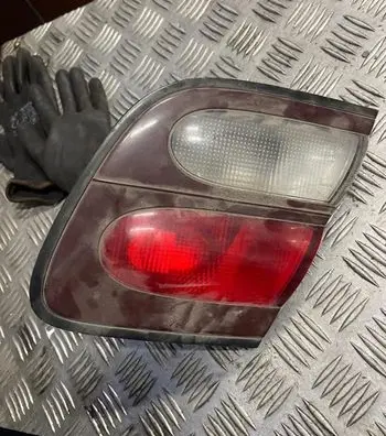 Nissan Almera Tailgate rear/tail lights BA75E