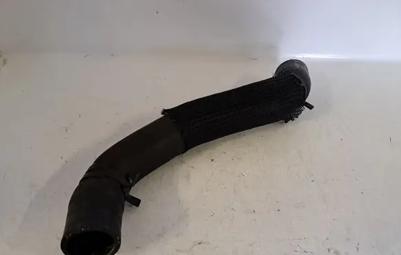 Toyota Avensis T250 Engine coolant pipe/hose 165710R010
