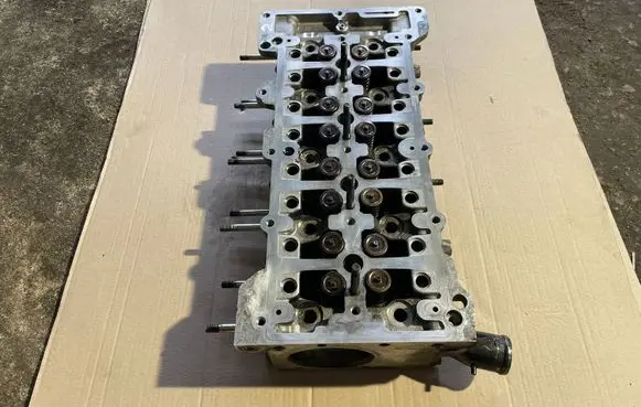 Opel Insignia A Engine head 55571949 10050112028