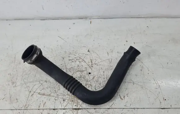 Coolant pipe/hose