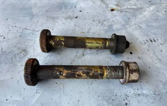 Opel Frontera B Front suspension camber bolt