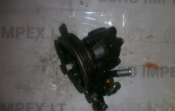 Nissan Primera Power steering pump 84203113