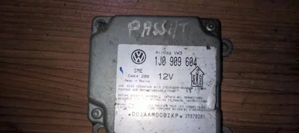 Volkswagen PASSAT B5 Airbag control unit/module 1j0909604 5wk4200