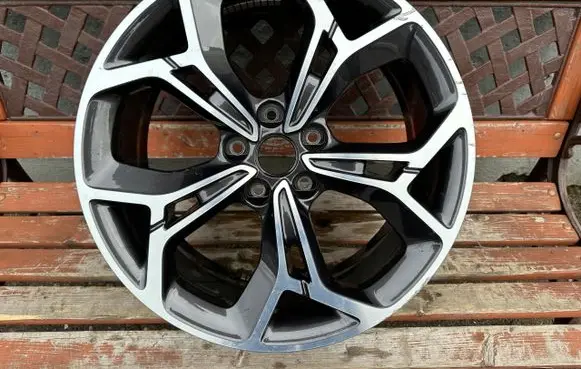 KIA Sportage R19 alloy rim 