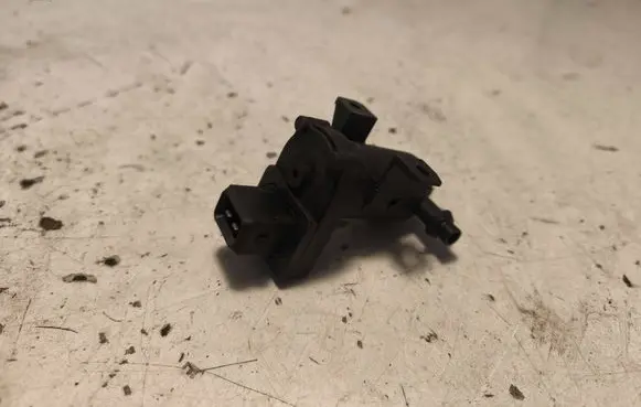 Mercedes-Benz SLK R170 Turbo solenoid valve A2028000178