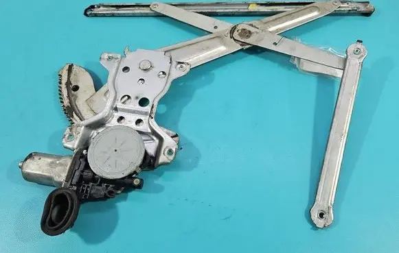 Suzuki Swift I Front door window regulator with motor 83430-63J00 IMPRK1521829