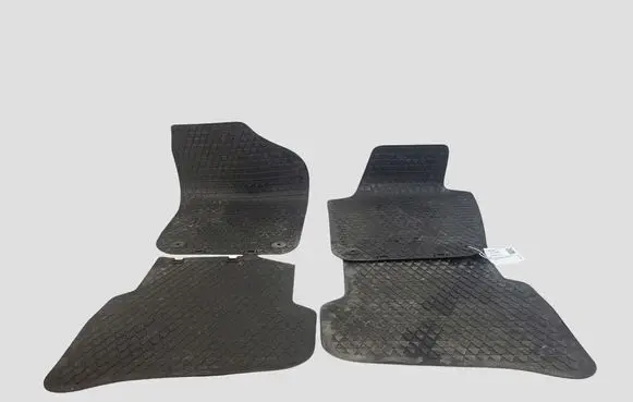 Volkswagen Polo V 6R Car floor mat set 6R0061511 6R0061501 6R1061501