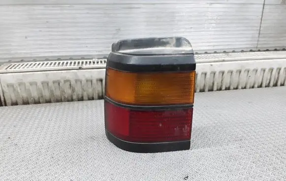 Volkswagen PASSAT B3 Rear/tail lights 333945111