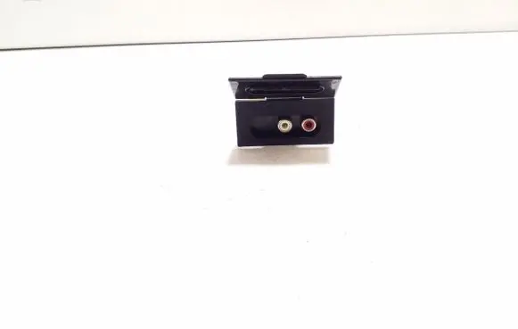 Mitsubishi Outlander AUX in-socket connector 