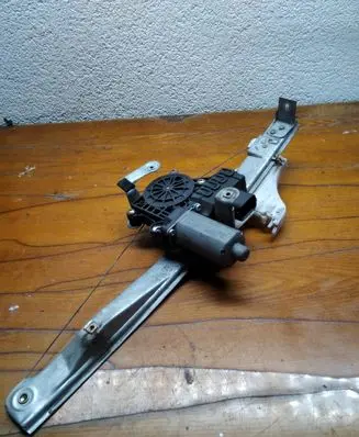 Ford Mondeo Mk III Rear window lifting mechanism without motor 1S714005 F27001