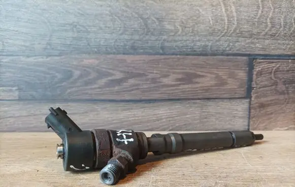 Hyundai Trajet Fuel injector 3380027000