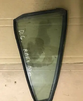 Toyota RAV 4 (XA20) Rear vent window glass 43R00033AS2M2H3